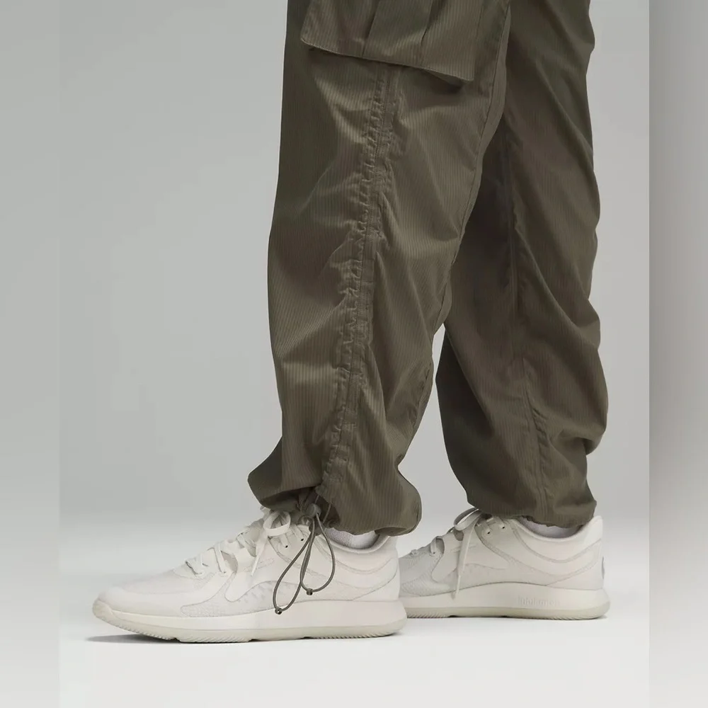 Lululemon Dance Studio Relaxed-Fit Mid-Rise Cargo Pant - Picture 5 of 8